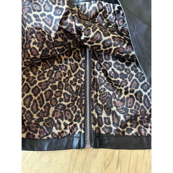 Y2K Hot Topic Faux Leather Mini Skirt Zip Up Cat Punk Goth Emo Cheetah M - Picture 12 of 13